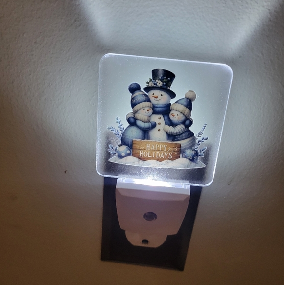 Hand Crafted Blue and White Snowman Night Light - Picture 4 of 4